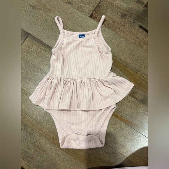 Old Navy Light Pink Baby Romper - Picture 1 of 2